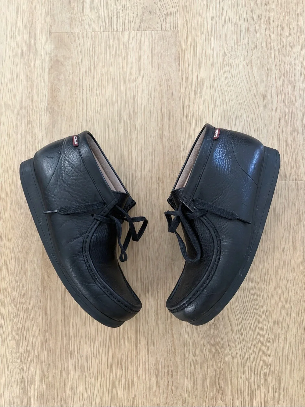 Clarks Wallabee Black Leather Lace-Up